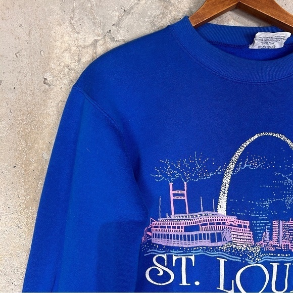 Vintage 80s velvasheer royal blue St. Louis pink puff paint skyline sweatshirt - Picture 4 of 7